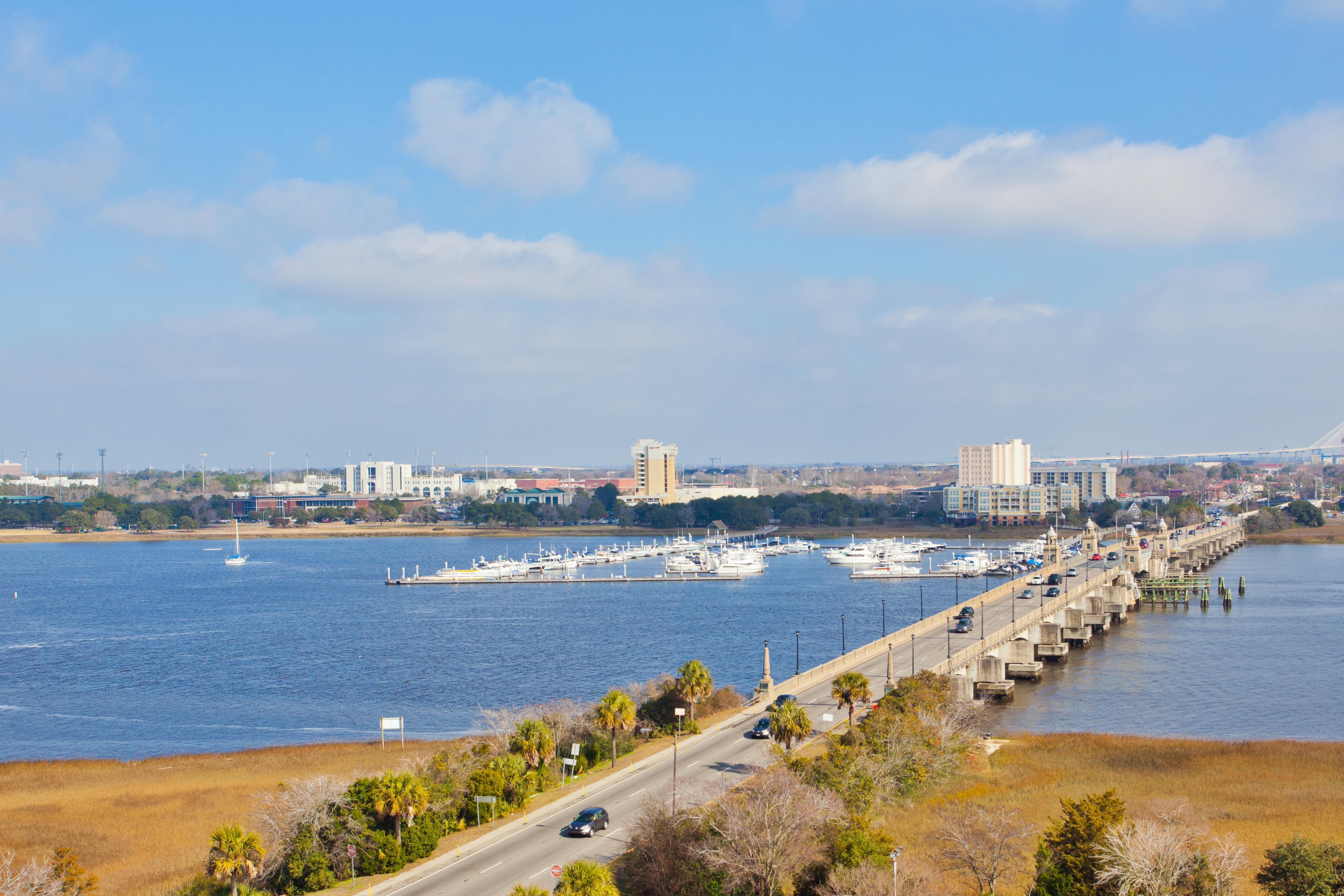 Holiday Inn Charleston-Riverview, An Ihg Hotel Bagian luar foto