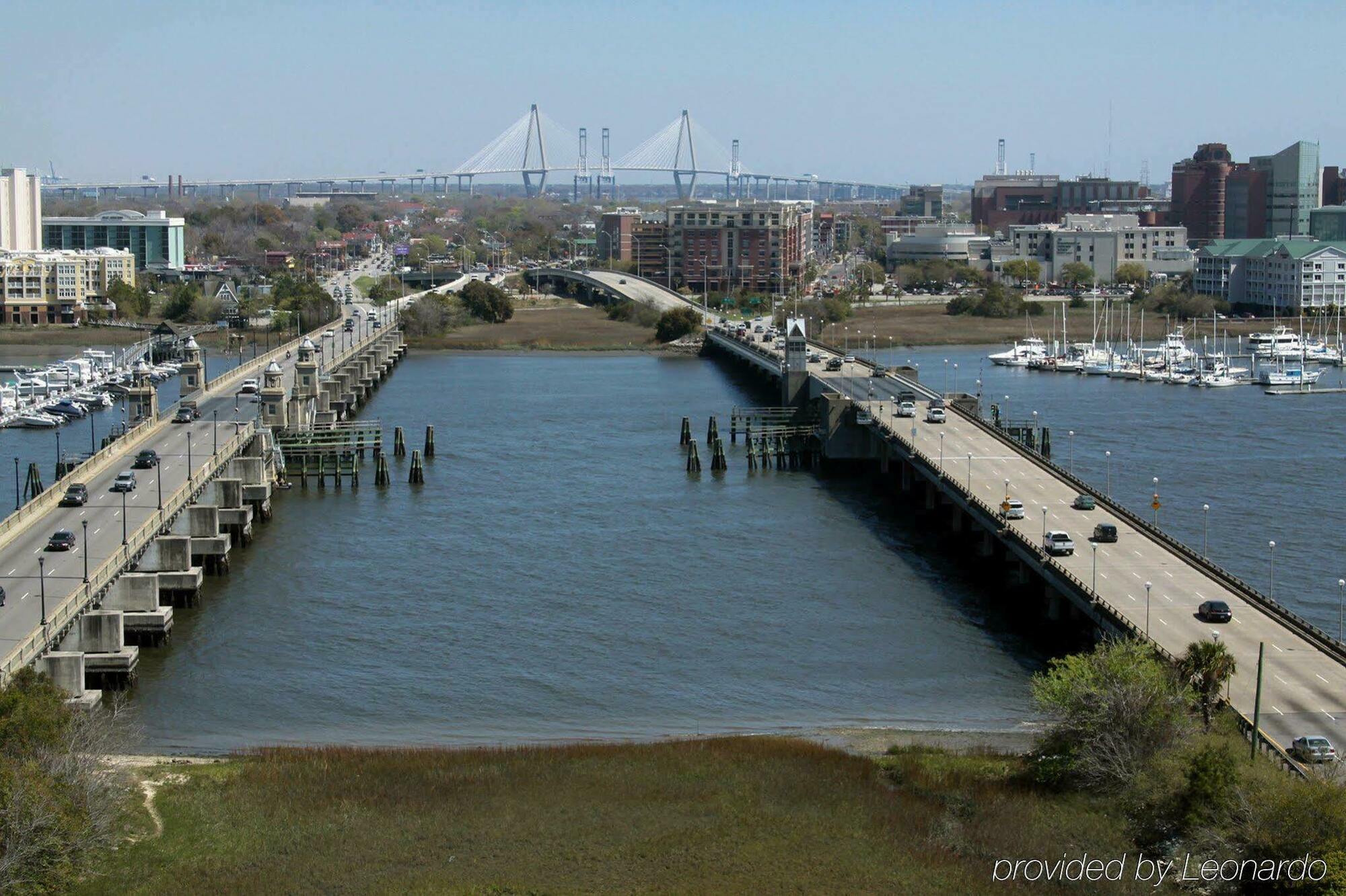 Holiday Inn Charleston-Riverview, An Ihg Hotel Bagian luar foto