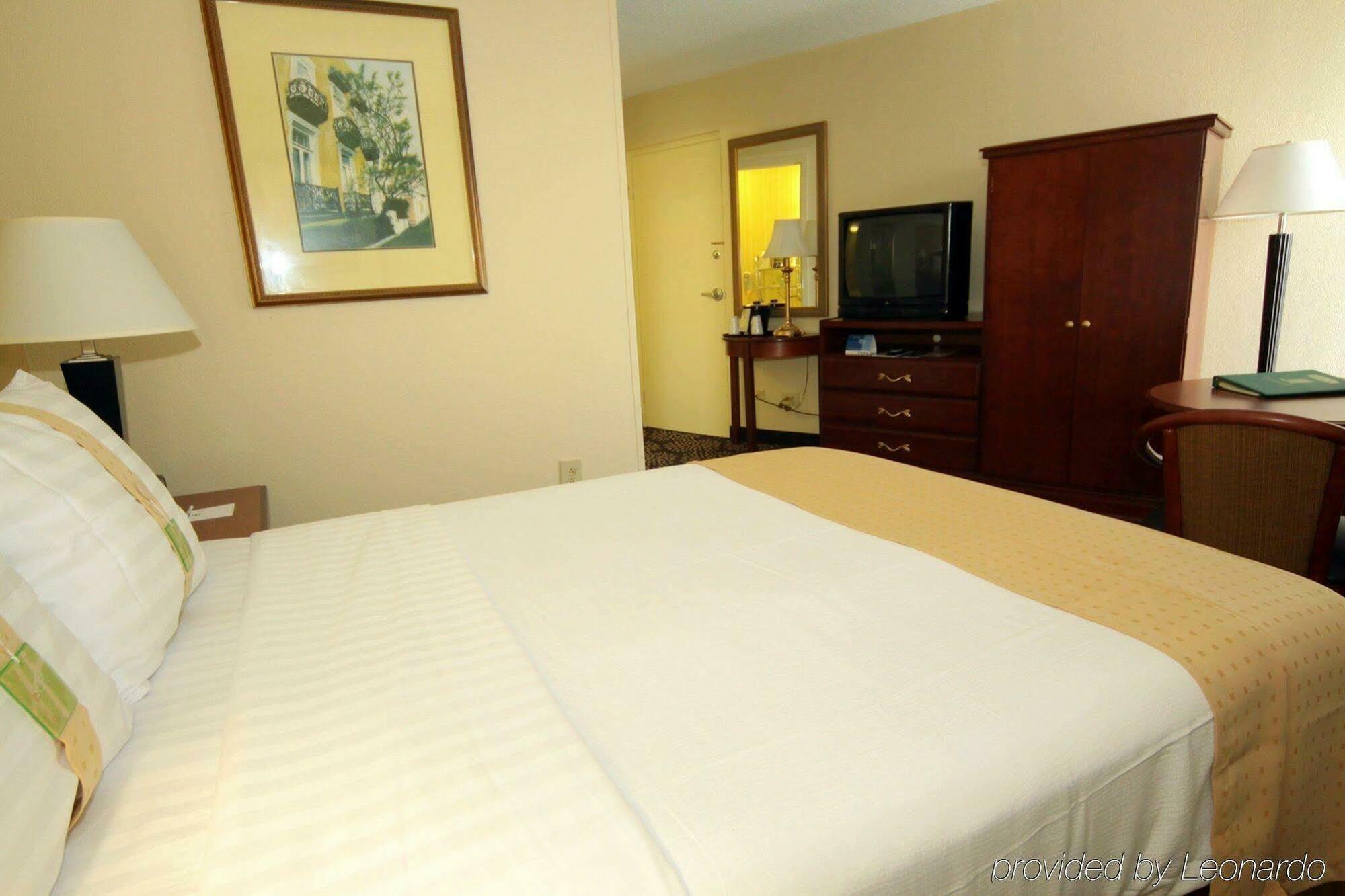 Holiday Inn Charleston-Riverview, An Ihg Hotel Bagian luar foto