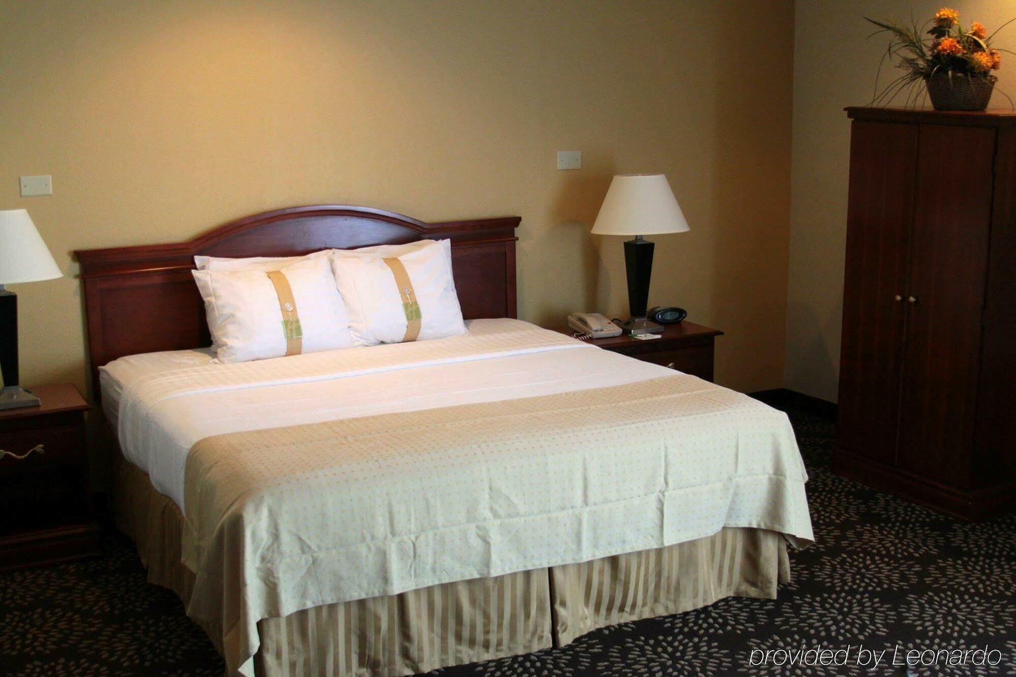 Holiday Inn Charleston-Riverview, An Ihg Hotel Bagian luar foto